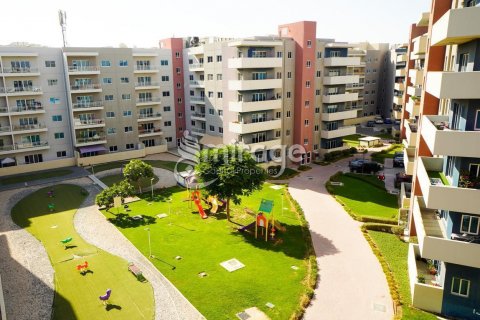 Apartment in Al Reef, Abu Dhabi, UAE 2 bedrooms, 98.8 sq.m. № 571783 - photo 1
