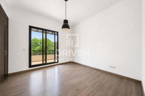 Vila di Mudon, Dubai, UAE 4 bilik tidur, 371.15 meter persegi № 745092 - foto 15
