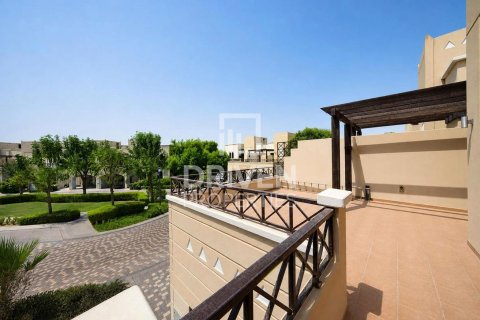 Vila di Mudon, Dubai, UAE 4 bilik tidur, 371.15 meter persegi № 745092 - foto 26