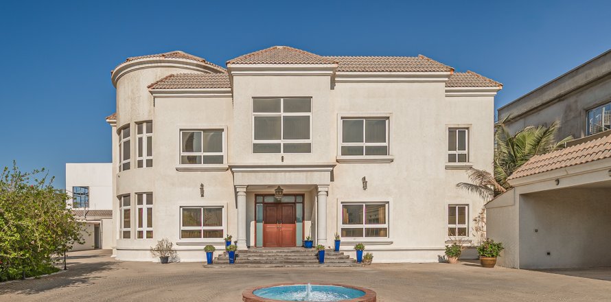 Villa in Al Barsha, Dubai, UAE 7 bedrooms, 2016 sq.m. № 764416