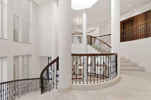 Villa in Al Barsha, Dubai, UAE 7 bedrooms, 2016 sq.m. № 764416 - photo 14