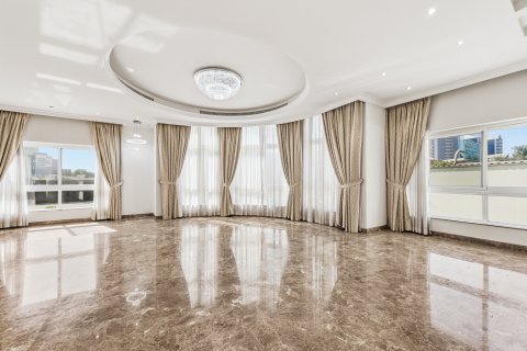 Villa in Al Barsha, Dubai, UAE 7 bedrooms, 2016 sq.m. № 764416 - photo 3