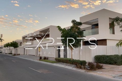 Vila di Yas Island, Abu Dhabi, UAE 5 bilik tidur, 527.4 meter persegi № 578848 - foto 1