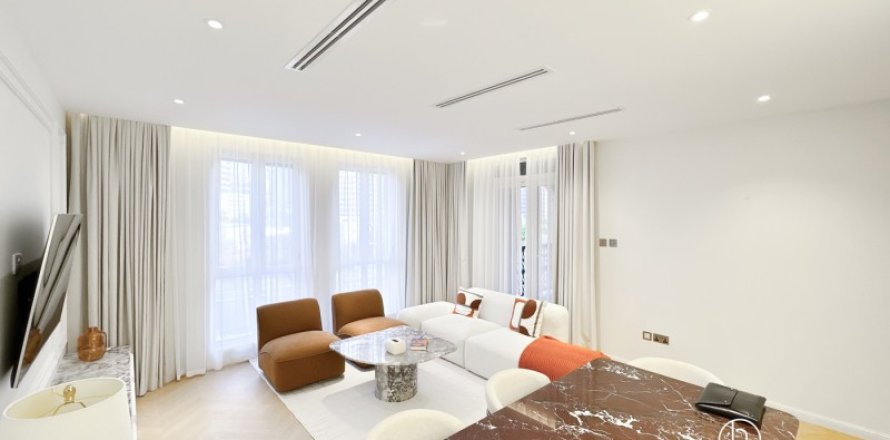 Wohnung in Old Town, Dubai, VAE: 1 Schlafzimmer, 90 m2 Nr. 701074