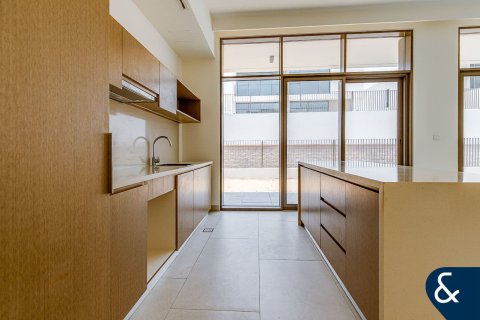 Huvila Al Furjan, Dubai, Arabiemiraatit 4 makuuhuonetta, 429 m2 № 668216 - kuva 4