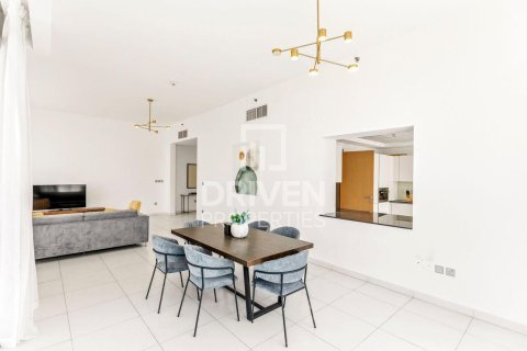 Lägenhet uthyres i Al Satwa, Dubai, UAE 2 sovrum, 179.95 kvm Nr. 745167 - fotografi 8