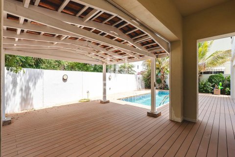 Villa til leie i Mohammed Bin Rashid City, Dubai, Emiratene 4 soverom, 694.73 kvm Nr. 745169 - Foto 16