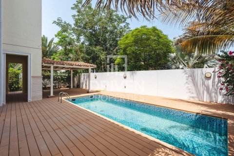 Villa til leie i Mohammed Bin Rashid City, Dubai, Emiratene 4 soverom, 694.73 kvm Nr. 745169 - Foto 13
