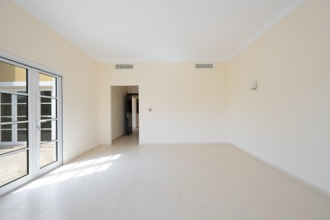 Villa zur Miete in The Villa, Dubai, VAE 4 Schlafzimmer, 384.1 m2 Nr. 750828 - Foto 13