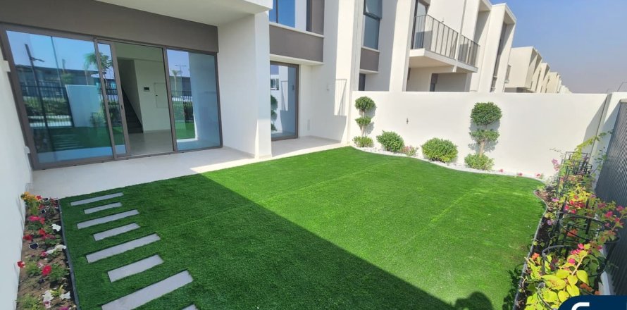 خانه شهری در The Valley، Dubai ، امارات متحده عربی 3 خوابه ، 175 متر مربع.  شماره 688819