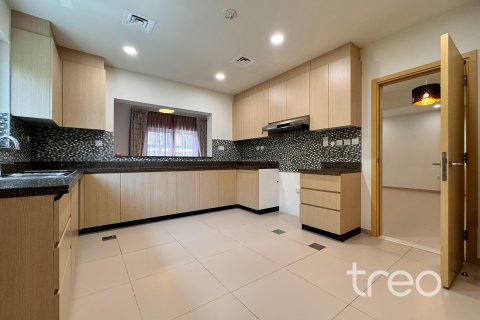 Vila u Dubai, UAE 4 spavaćih soba, 400.04 m2 Br. 733621 - fotografija 7