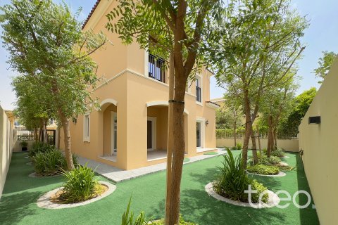Villa in Dubai, VAE 4 slaapkamers, 400.04 vr.m. nr 733621