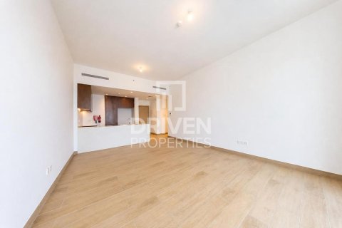 Appartement te huur in Jumeirah, Dubai, VAE 2 slaapkamers, 112.51 vr.m., nr 754273 - foto 3