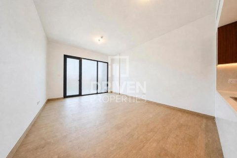 Appartement te huur in Jumeirah, Dubai, VAE 2 slaapkamers, 112.51 vr.m., nr 754273 - foto 1