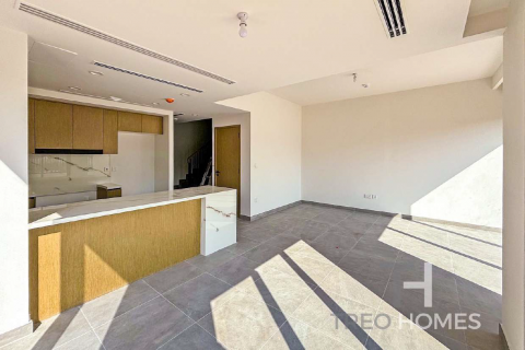 Shtëpi në qytet në Dubai, Emiratet e Bashkuara Arabe 4 dhoma gjumi, 216 m2. № 595591 - Foto 2