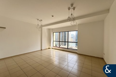 Зняти в оренду квартиру в Джумейра Бич Резиденс, Дубай, ОАЕ 3 спальні, 179м2, № 668458 - фото 2