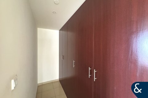 Зняти в оренду квартиру в Джумейра Бич Резиденс, Дубай, ОАЕ 3 спальні, 179м2, № 668458 - фото 16