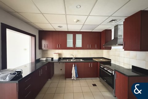 Зняти в оренду квартиру в Джумейра Бич Резиденс, Дубай, ОАЕ 3 спальні, 179м2, № 668458 - фото 17