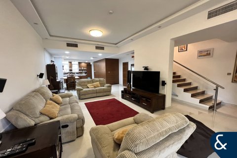 Willa do wynajęcia w Jumeirah Village Circle, Dubai, ZEA 4 sypialnie, 161 mkw., nr 668457 - zdjęcie 1