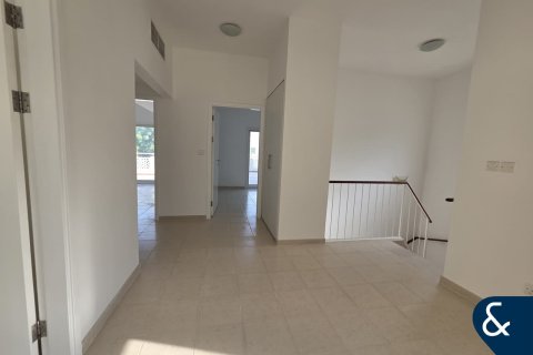 Vilă de închiriat în Meadows, Dubai, EAU 3 dormitoare, 56 mp. №668581 - poză 7
