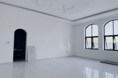 Villa en venta en Seih Al Uraibi, Ras Al Khaimah, EAU 10 dormitorios, 1394 m2 № 656876 - foto 3