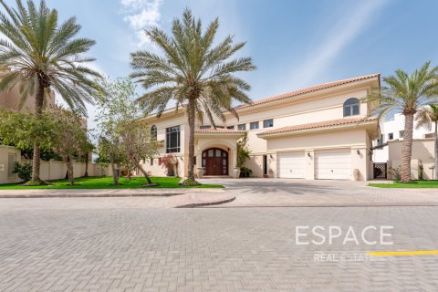 Βίλα σε Palm Jumeirah, Dubai, ΗΑΕ 5 υπνοδωμάτια, 650 τ.μ. Αρ. 649812 - φωτογραφία 1