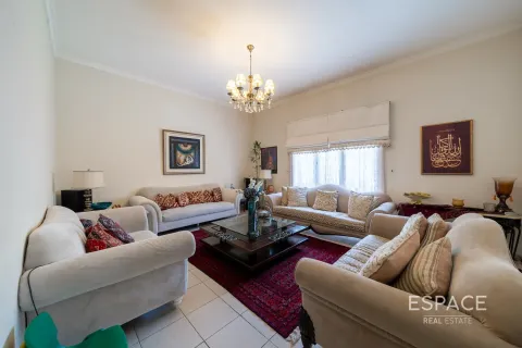 Huvila Meadows, Dubai, Arabiemiraatit 4 makuuhuonetta, 337 m2 № 649798 - kuva 2