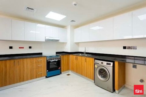 Városi lakóépület itt: Dubai, EAE, 3 hálószoba, 142.1 m², azonosító: 689462 - fénykép 12