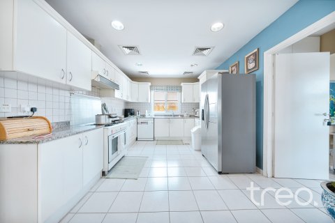 Vila u gradu Meadows, Dubai, UAE 4 spavaće sobe, 352.2 m2 Br. 753631 - Slika 6