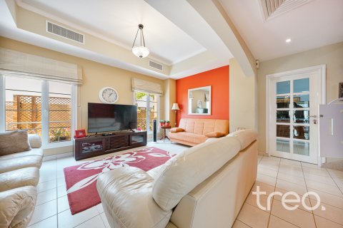 Vila u gradu Meadows, Dubai, UAE 4 spavaće sobe, 352.2 m2 Br. 753631 - Slika 7