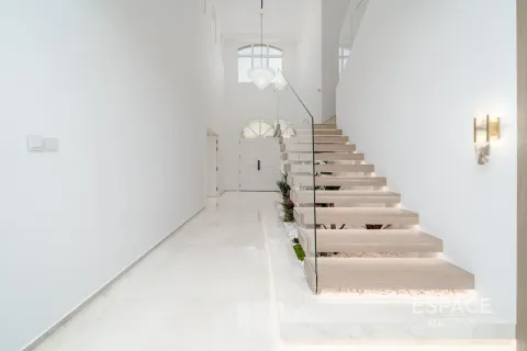 וילה להשכרה ב Palm Jumeirah, Dubai, איחוד האמירויות  4 חדרי שינה, 483 מ"ר, מספר 650050 - תמונה 9