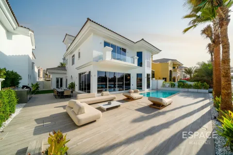 וילה להשכרה ב Palm Jumeirah, Dubai, איחוד האמירויות  4 חדרי שינה, 483 מ"ר, מספר 650050 - תמונה 1