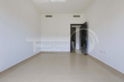 Appartamento in vendita a Al Reef, Abu Dhabi, EAU 2 camere da letto, 114 mq. № 731102 - foto 11