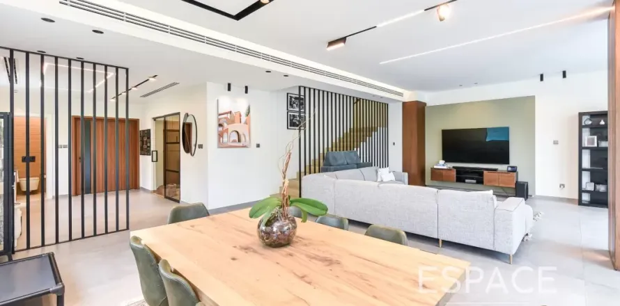 Villa in Jumeirah Village Circle, Dubai, VAE 4 slaapkamers, 346 vr.m. nr 649913