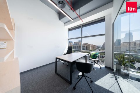 Зняти в оренду офіс в Sheikh Zayed Road, Дубай, ОАЕ 139.4м2, № 694026 - фото 3