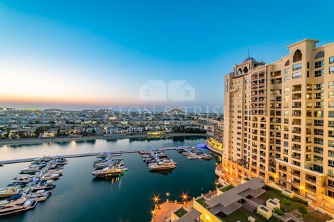 Apartman u gradu Palm Jumeirah, Dubai, UAE 2 spavaće sobe, 165 m2 Br. 648840 - Slika 3