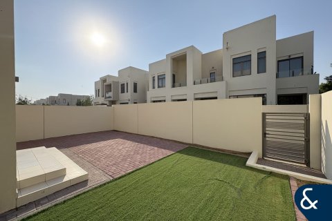 Vila v Reem, Dubai, SAE 3 spálne, 266 m2 č. 668493 - Fotografia 6