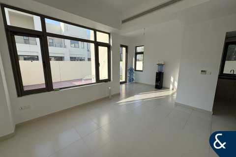 Vila v Reem, Dubai, SAE 3 spálne, 266 m2 č. 668493 - Fotografia 2