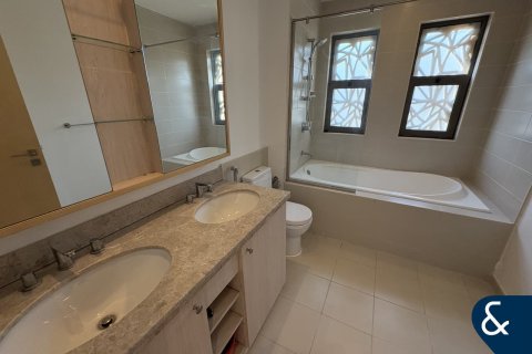 Vila v Reem, Dubai, SAE 3 spálne, 266 m2 č. 668493 - Fotografia 10