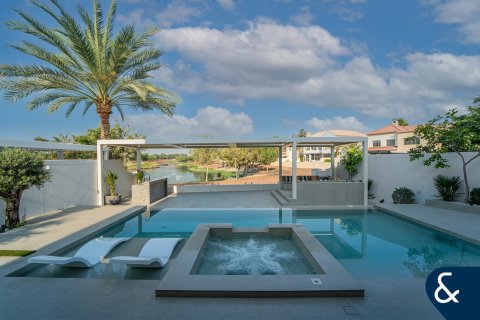 Vilë në Jumeirah Golf Estates, Dubai, Emiratet e Bashkuara Arabe 5 dhoma gjumi, 795 m2. № 685251 - Foto 27