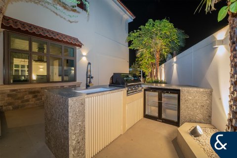 Vilë në Jumeirah Golf Estates, Dubai, Emiratet e Bashkuara Arabe 5 dhoma gjumi, 795 m2. № 685251 - Foto 14