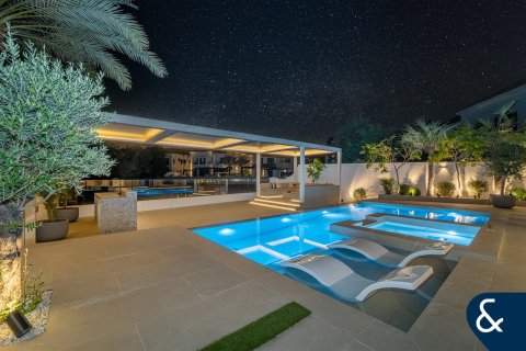 Vilë në Jumeirah Golf Estates, Dubai, Emiratet e Bashkuara Arabe 5 dhoma gjumi, 795 m2. № 685251 - Foto 29