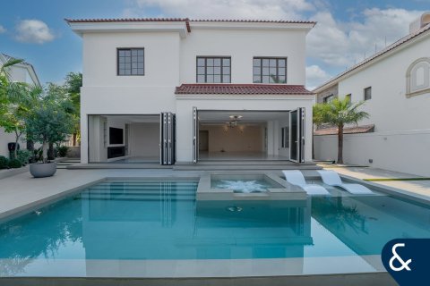 Vilë në Jumeirah Golf Estates, Dubai, Emiratet e Bashkuara Arabe 5 dhoma gjumi, 795 m2. № 685251 - Foto 30