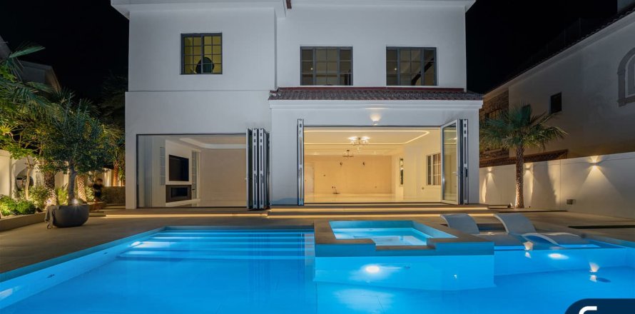 Vilë në Jumeirah Golf Estates, Dubai, Emiratet e Bashkuara Arabe 5 dhoma gjumi, 795 m2. № 685251