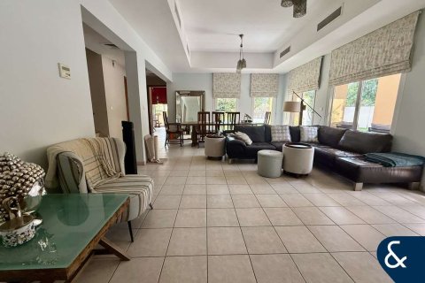 Vila u Arabian Ranches, Dubai, UAE 4 spavaćih soba, 273 m2 Br. 667254 - fotografija 10