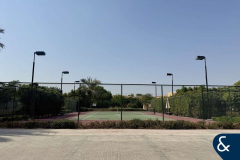 Vila u Arabian Ranches, Dubai, UAE 4 spavaćih soba, 273 m2 Br. 667254 - fotografija 22