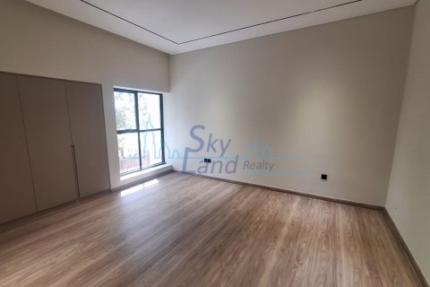 Villa te huur in Umm Suqeim, Dubai, VAE 4 slaapkamers, 371.6 vr.m., nr 582997 - foto 9