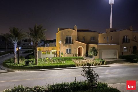 Vila u Dubai, UAE 5 spavaćih soba, 514 m2 Br. 718192 - fotografija 1