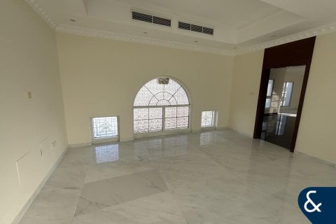 Huvila Al Furjan, Dubai, Arabiemiraatit 5 makuuhuonetta, 604 m2 № 685216 - kuva 16
