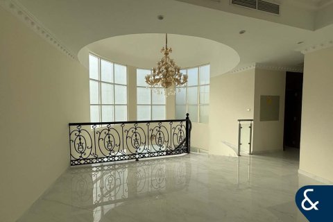 Huvila Al Furjan, Dubai, Arabiemiraatit 5 makuuhuonetta, 604 m2 № 685216 - kuva 9